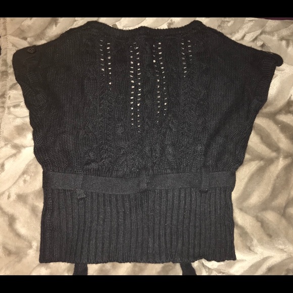Short Sleeve Sweater - Picture 4 of 4